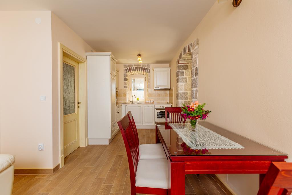 Apartments Marijaz Kotor Exterior photo