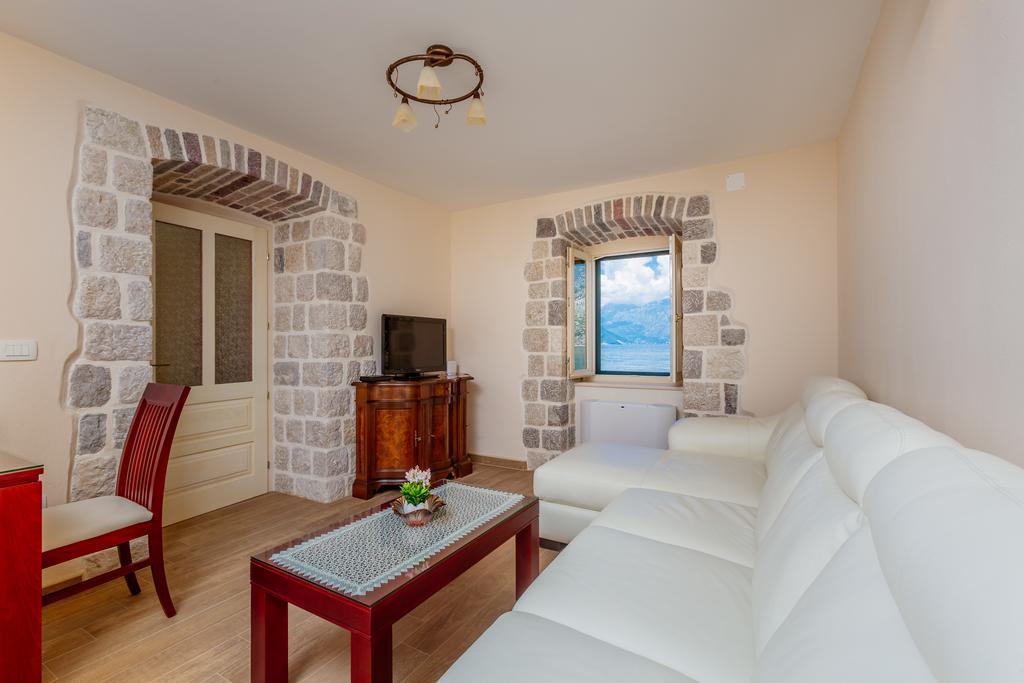 Apartments Marijaz Kotor Exterior photo